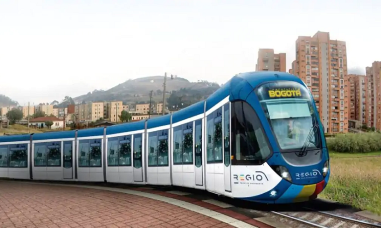 Petro desmiente a la Alcaldía de Bogotá sobre financiación del Regiotram del Norte