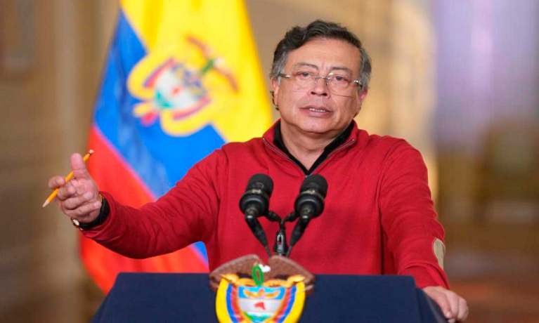 Comisión de Acusación abre investigación penal de oficio contra el presidente Petro
