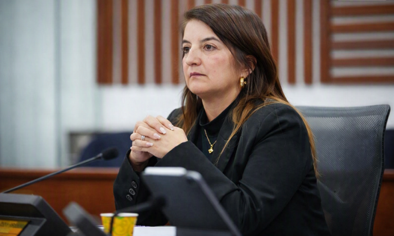 Comisión Sexta aprueba propuesta para suspender peajes a vehículos con ayudas tras el terremoto
